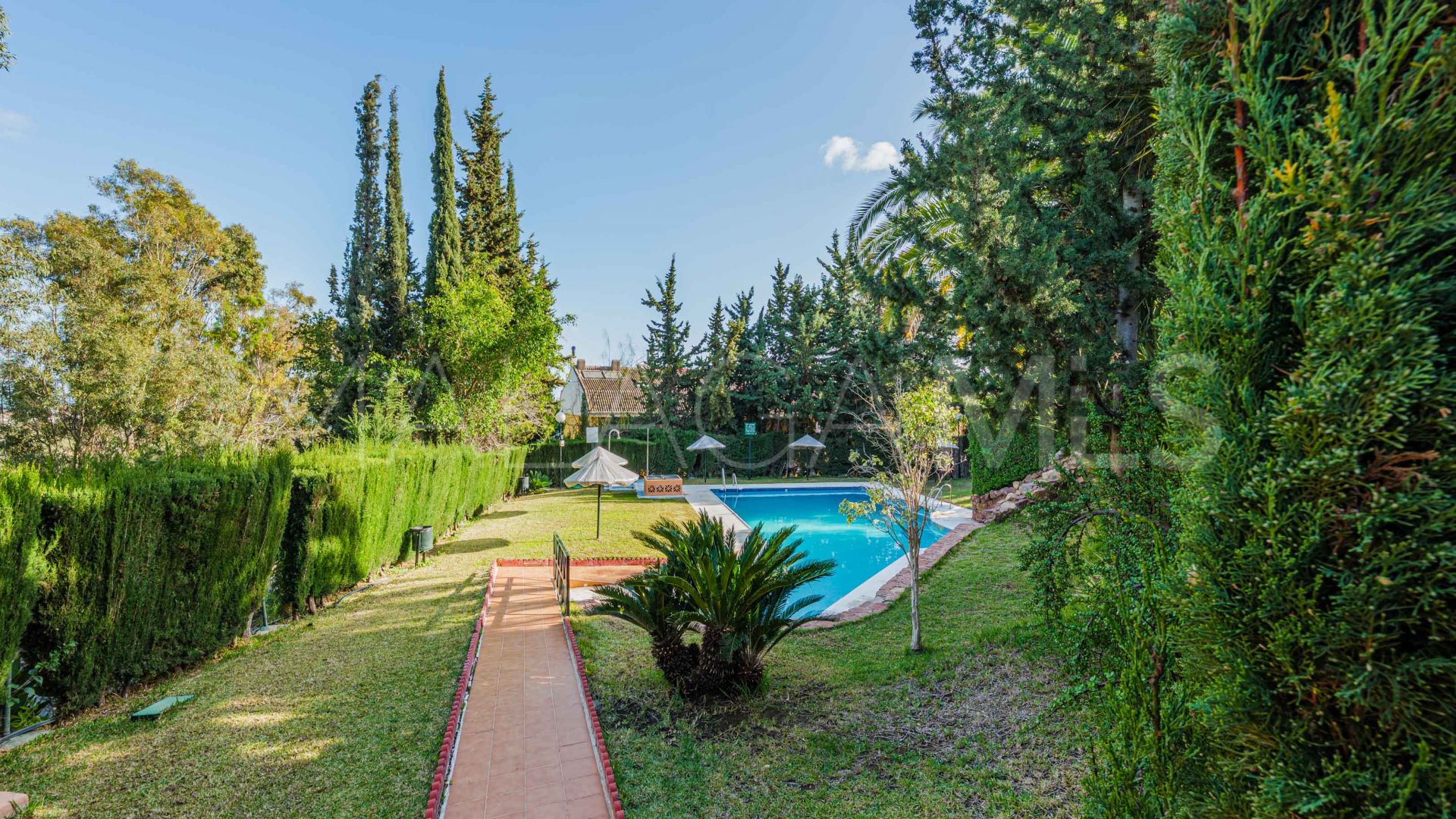 For sale 4 bedrooms duplex penthouse in Cerrado Calderón - El Morlaco