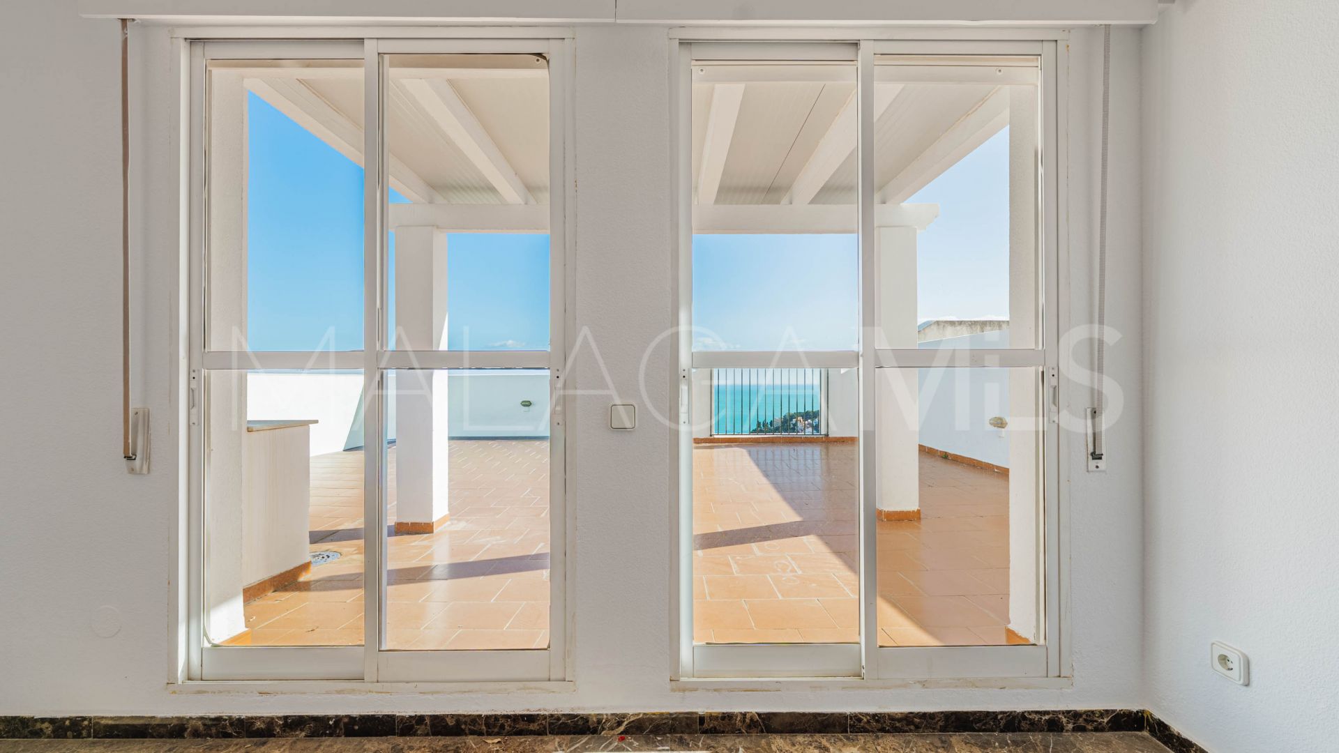 For sale 4 bedrooms duplex penthouse in Cerrado Calderón - El Morlaco