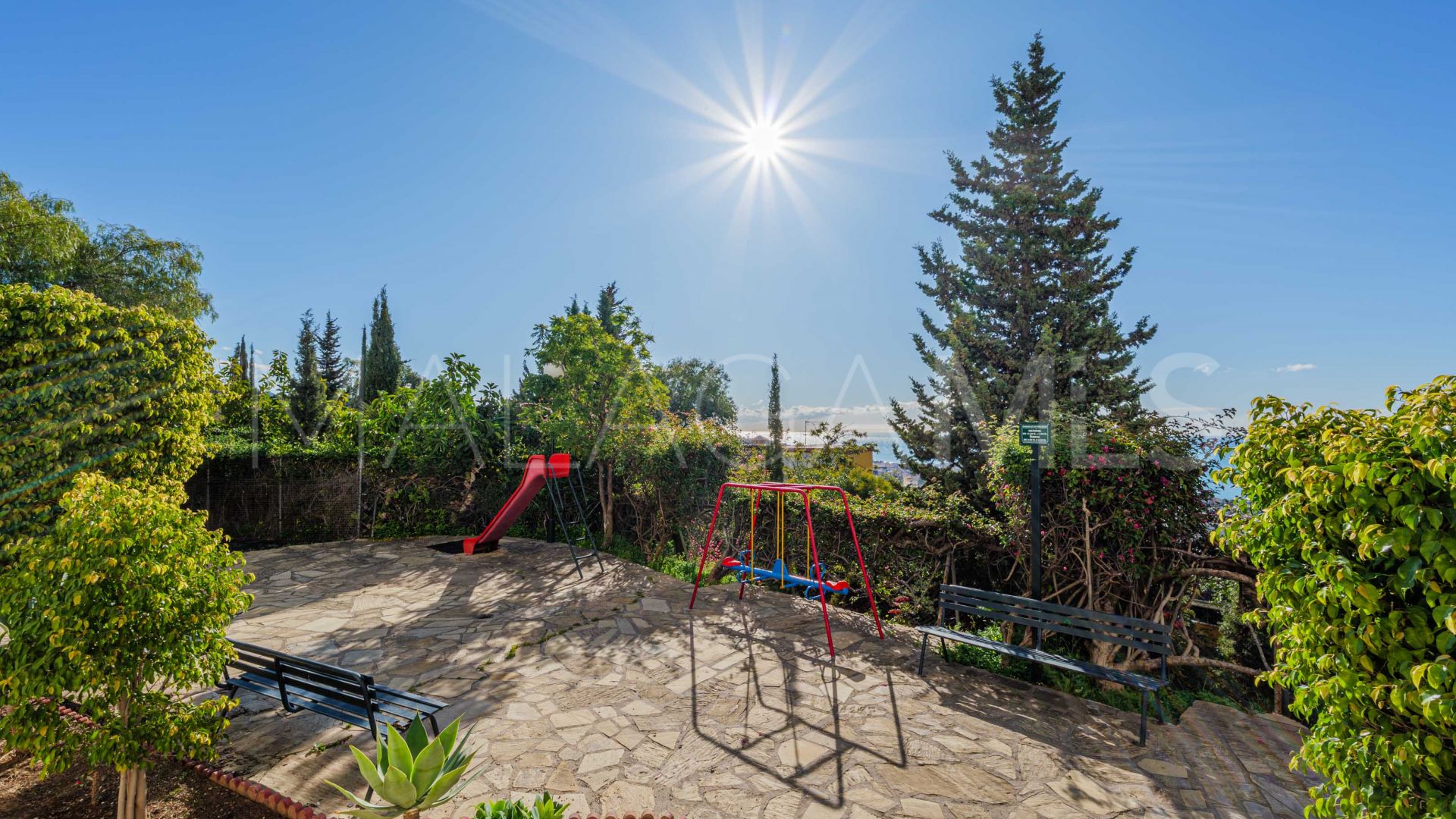 For sale 4 bedrooms duplex penthouse in Cerrado Calderón - El Morlaco