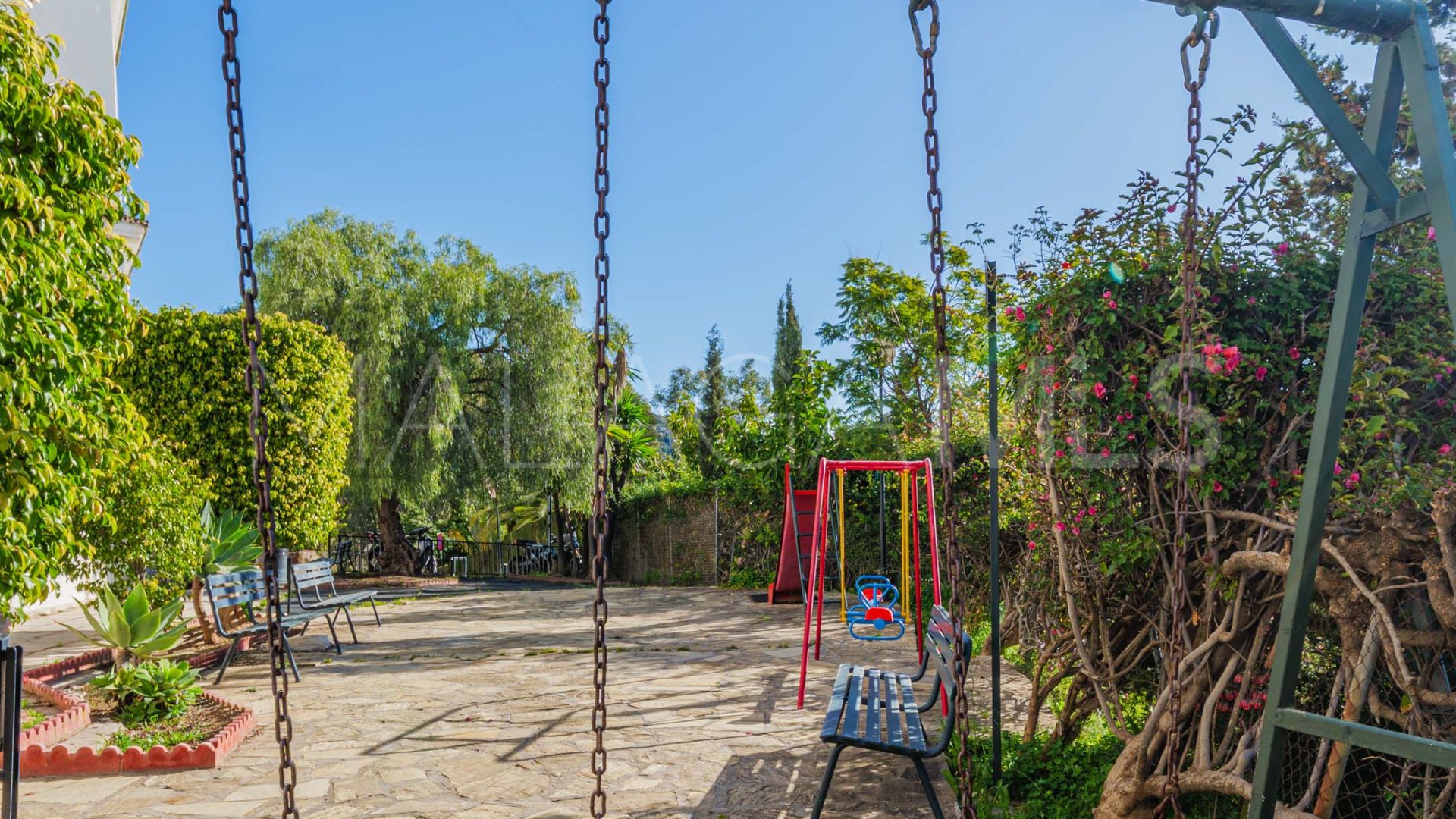 For sale 4 bedrooms duplex penthouse in Cerrado Calderón - El Morlaco