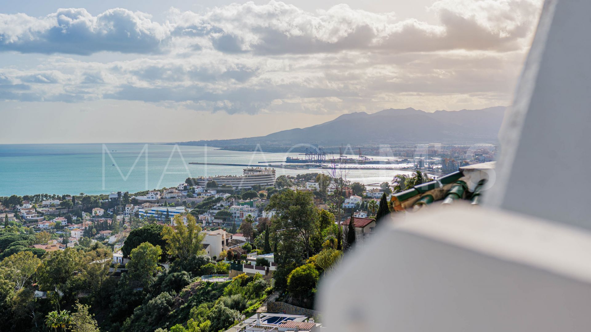 For sale 4 bedrooms duplex penthouse in Cerrado Calderón - El Morlaco