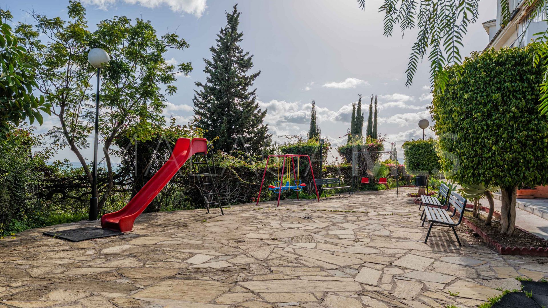 For sale 4 bedrooms duplex penthouse in Cerrado Calderón - El Morlaco