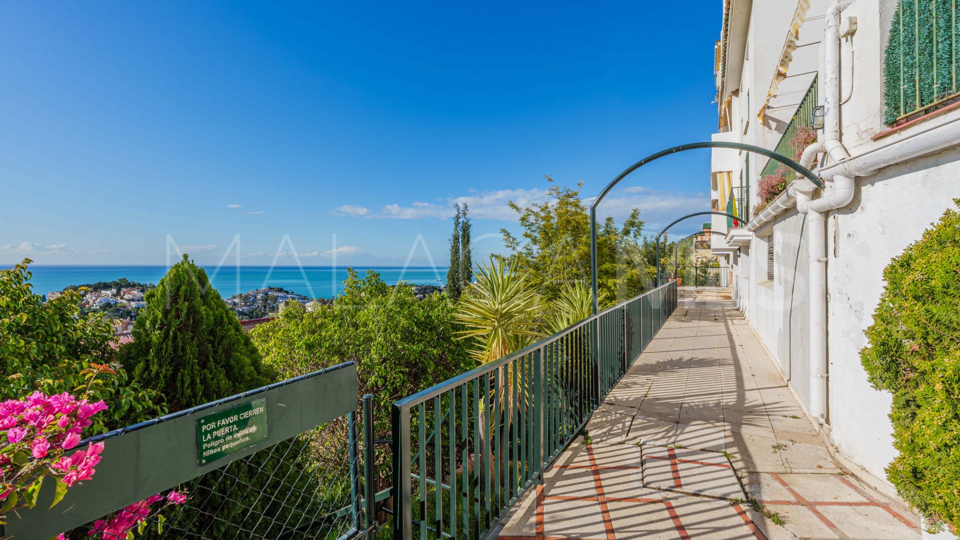 For sale 4 bedrooms duplex penthouse in Cerrado Calderón - El Morlaco