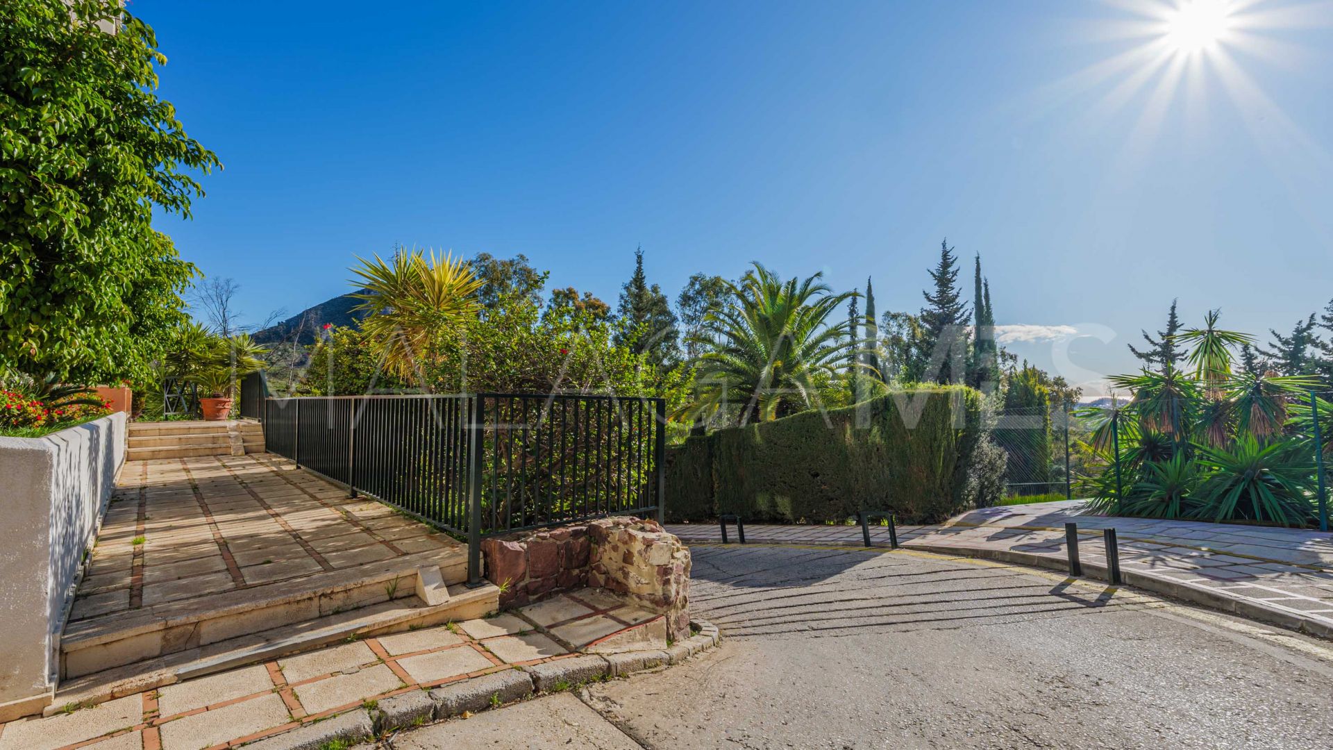 For sale 4 bedrooms duplex penthouse in Cerrado Calderón - El Morlaco