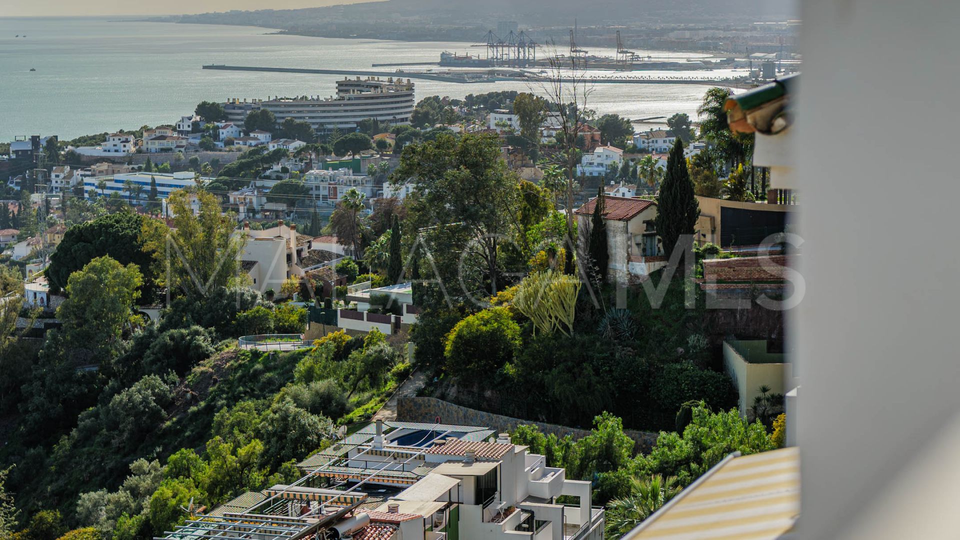 For sale 4 bedrooms duplex penthouse in Cerrado Calderón - El Morlaco