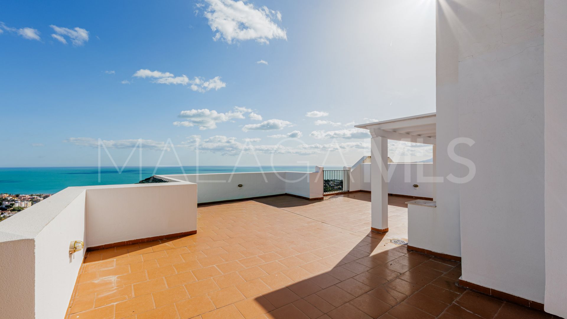 For sale 4 bedrooms duplex penthouse in Cerrado Calderón - El Morlaco