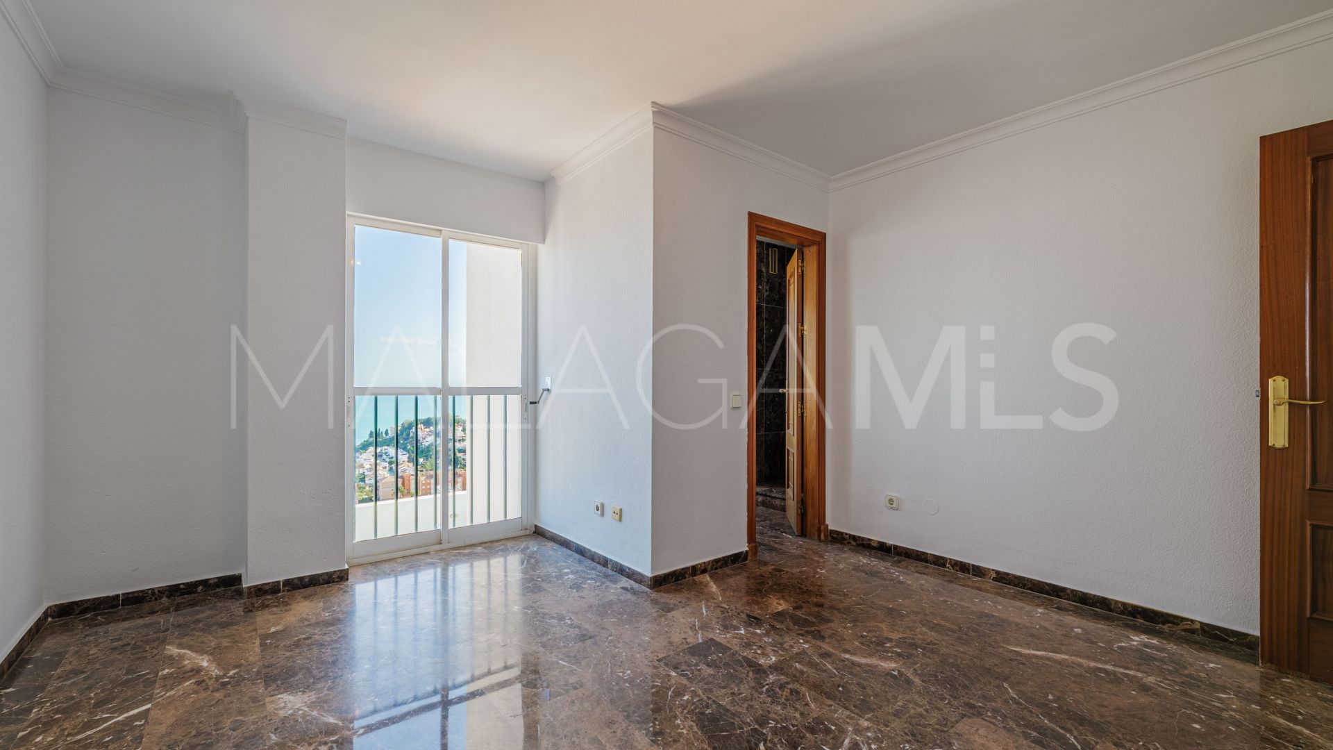 For sale 4 bedrooms duplex penthouse in Cerrado Calderón - El Morlaco