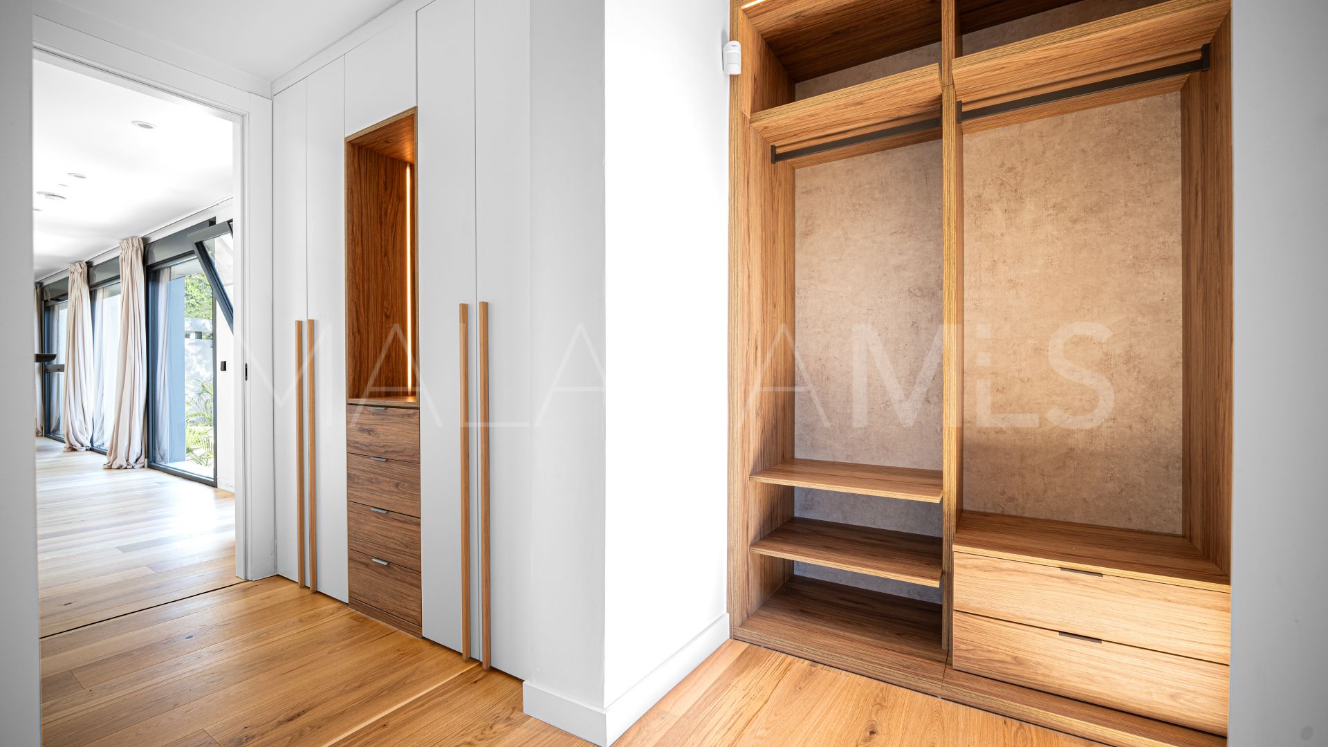 Villa for sale in Nagüeles