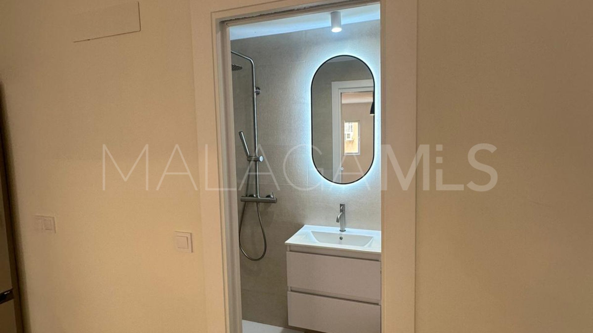 For sale 3 bedrooms apartment in Perchel Norte - La Trinidad