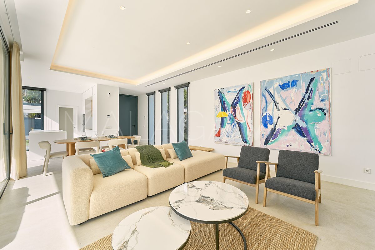 Buy 4 bedrooms villa in Monte Biarritz