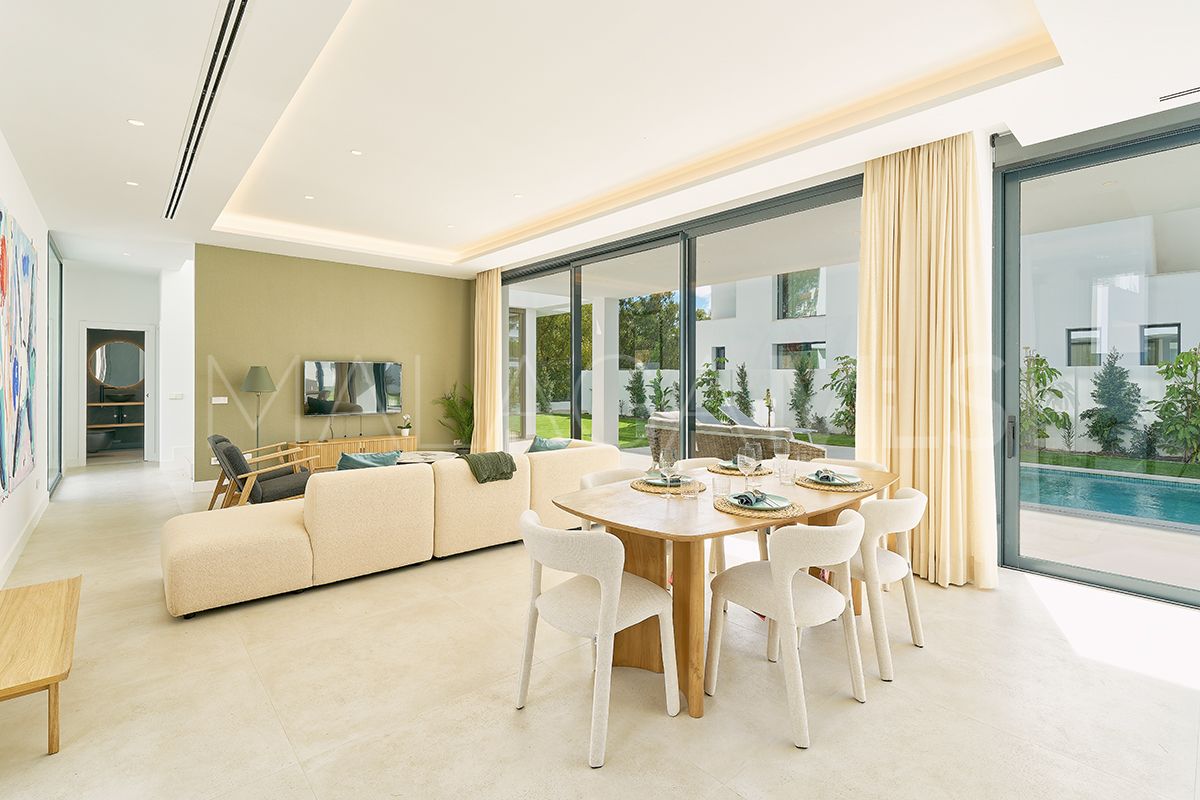 Buy 4 bedrooms villa in Monte Biarritz