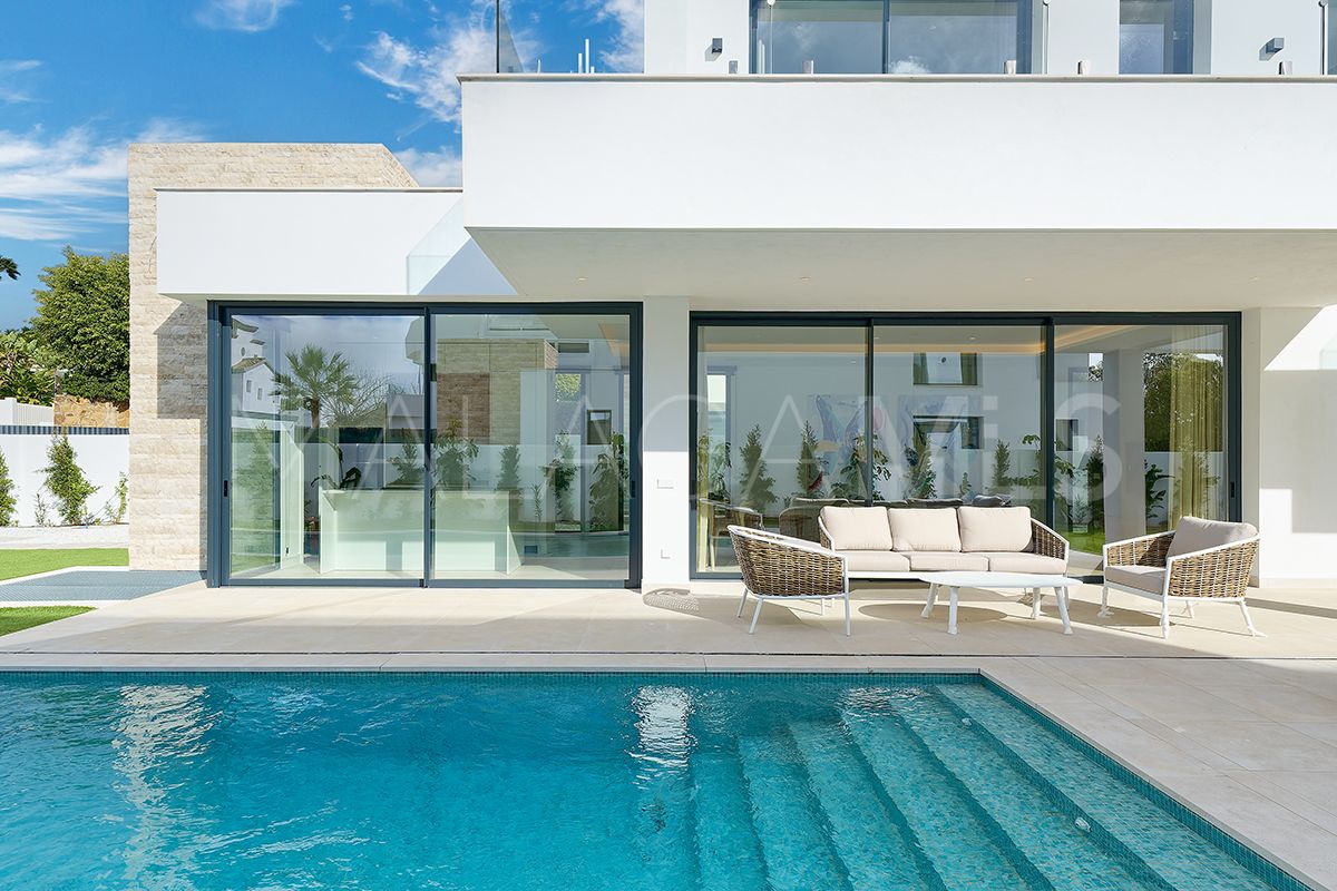 Buy 4 bedrooms villa in Monte Biarritz