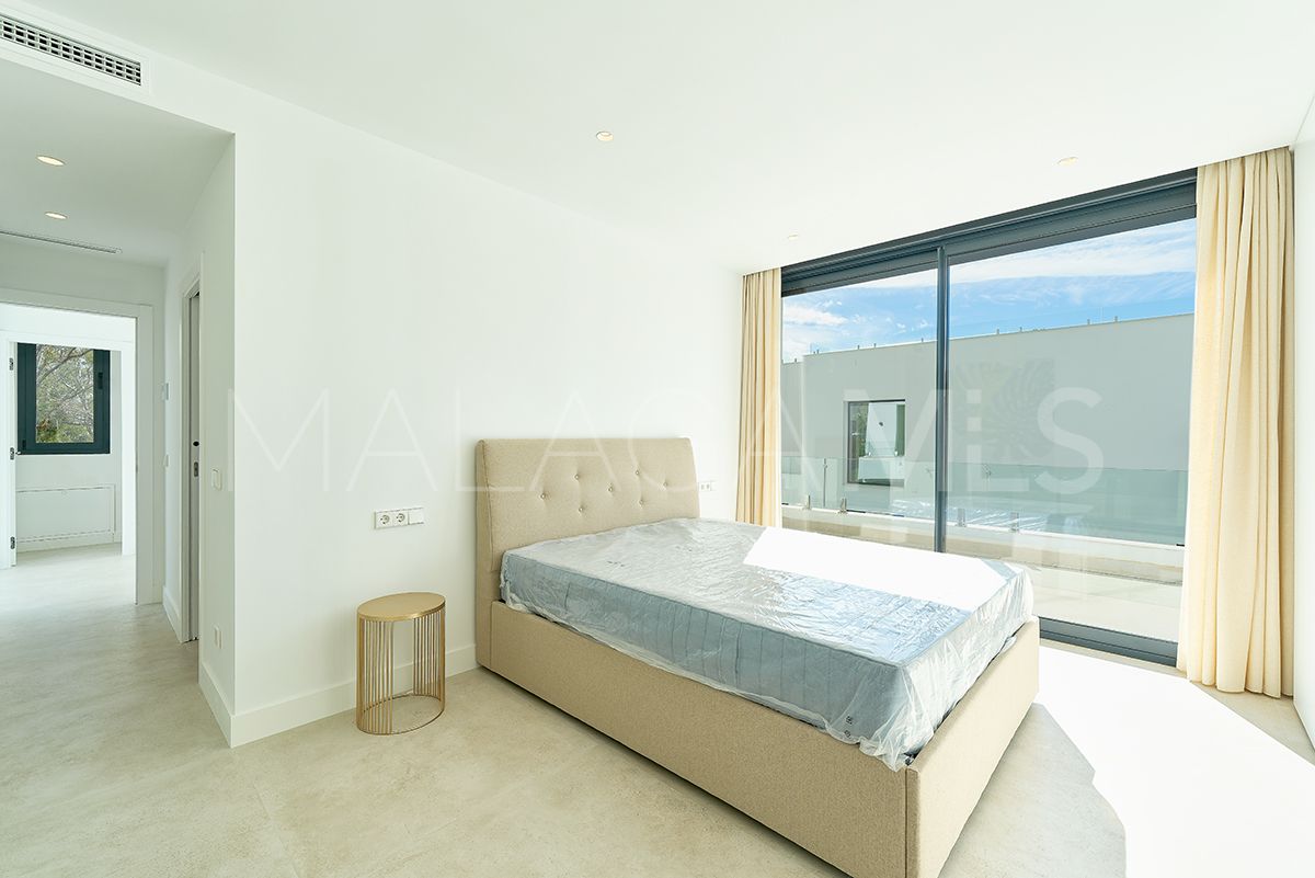 Buy 4 bedrooms villa in Monte Biarritz