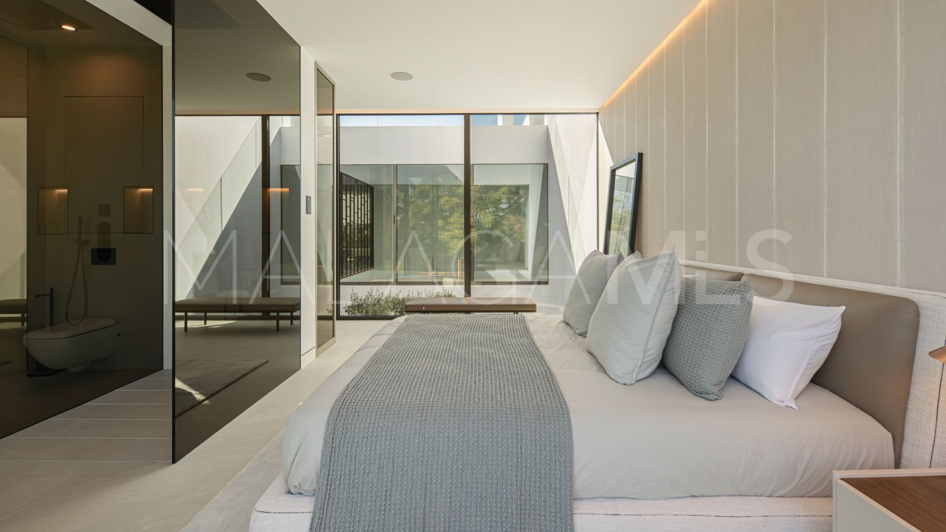 Parvilla for sale in Golden Mile