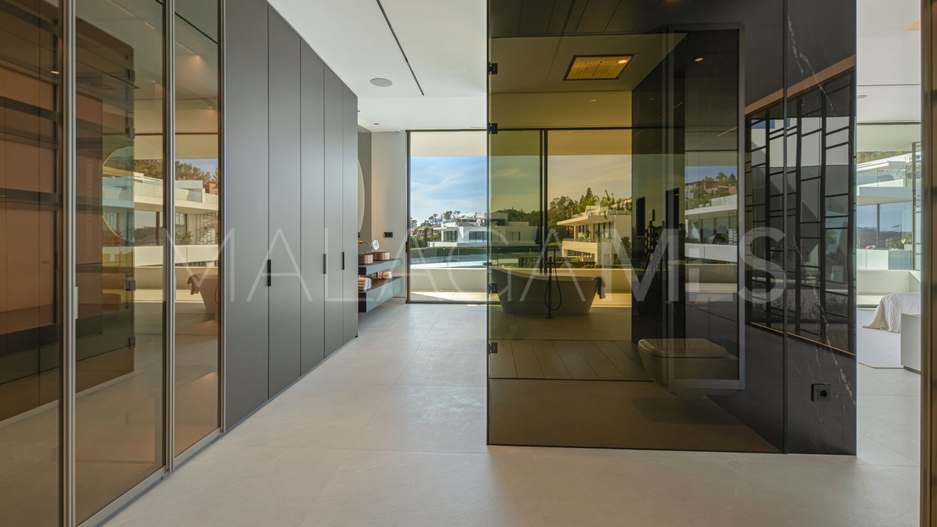 Parvilla for sale in Golden Mile