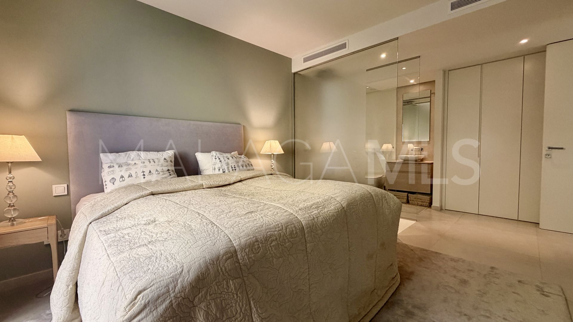 For sale 3 bedrooms ground floor apartment in 9 Lions Residences