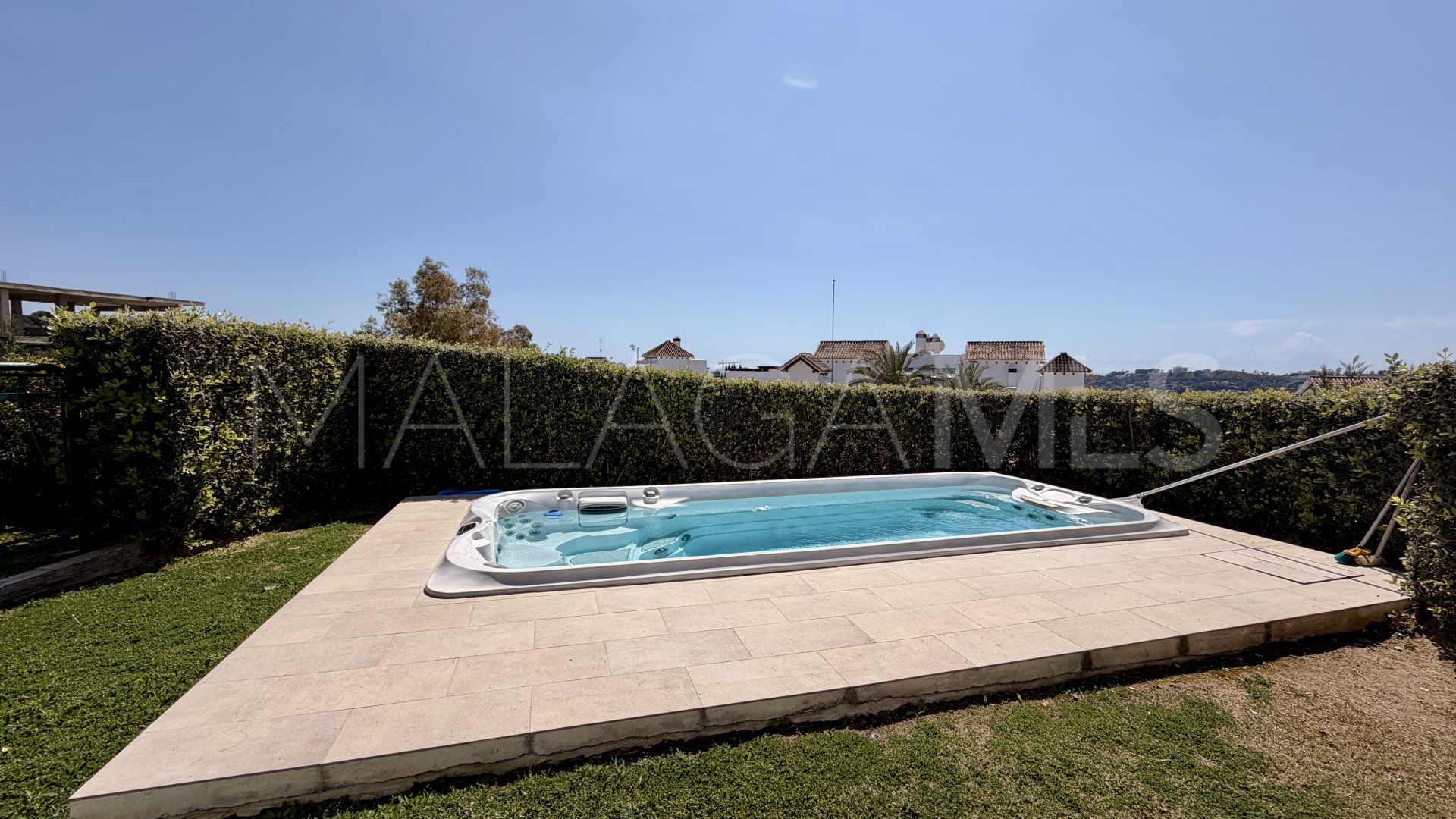 For sale 3 bedrooms ground floor apartment in 9 Lions Residences