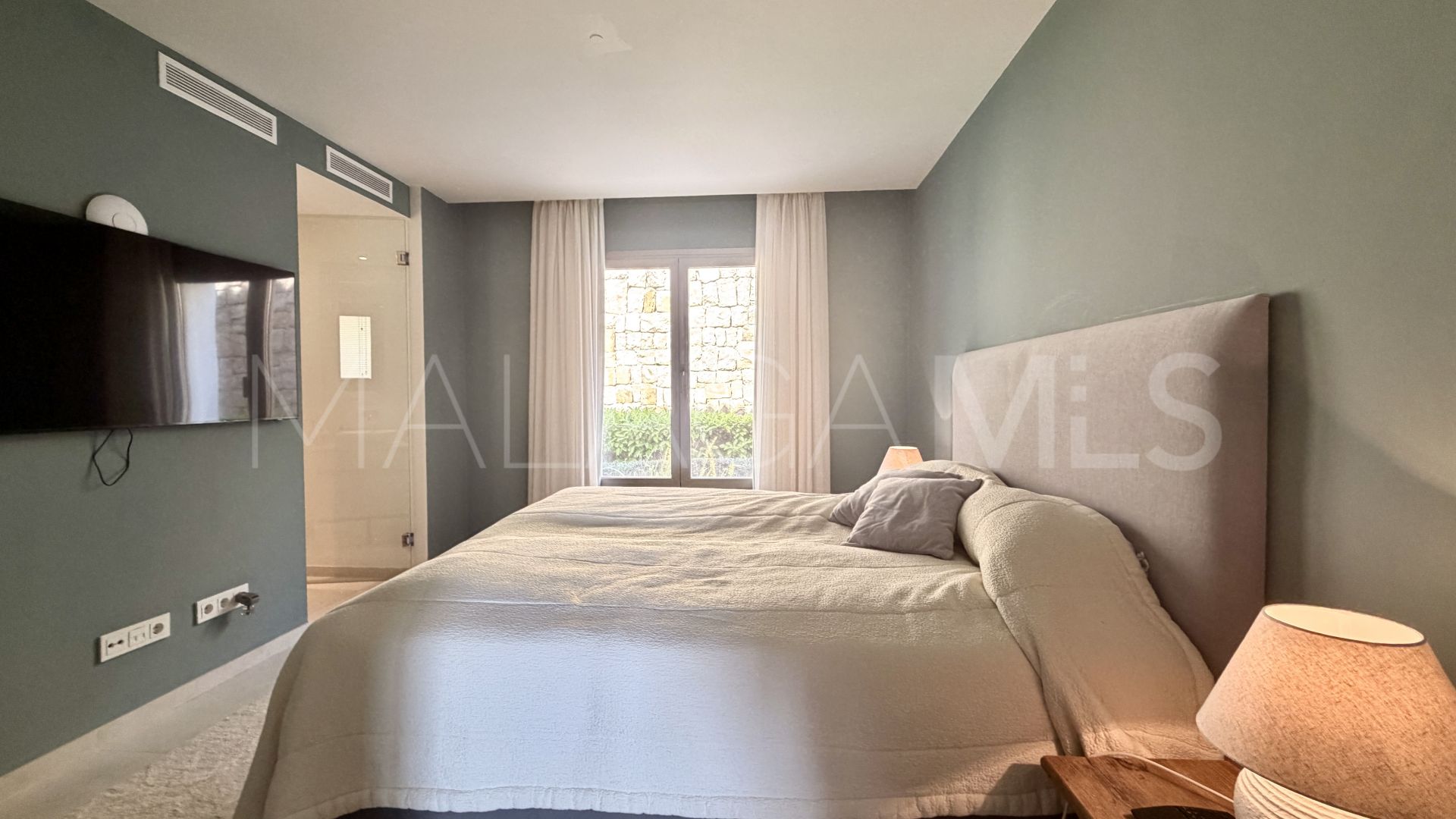 For sale 3 bedrooms ground floor apartment in 9 Lions Residences