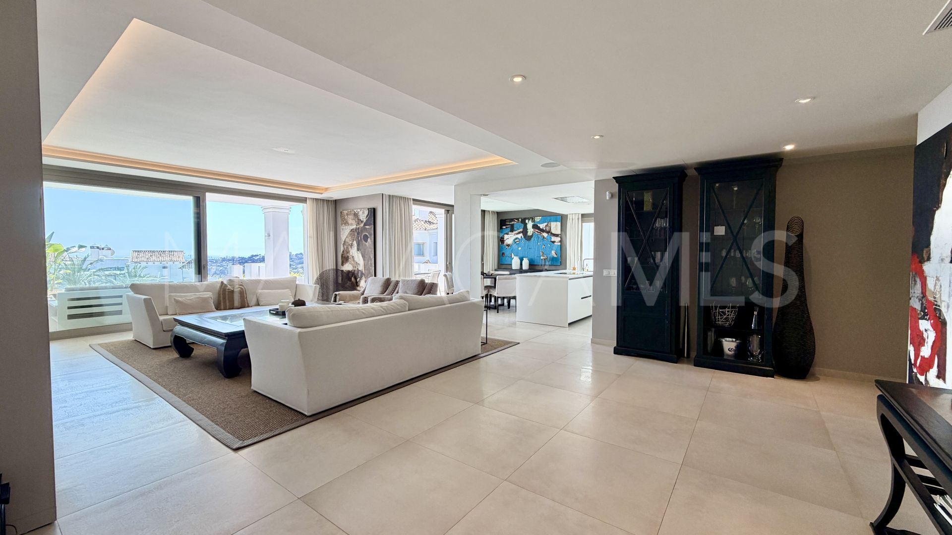 For sale 3 bedrooms ground floor apartment in 9 Lions Residences