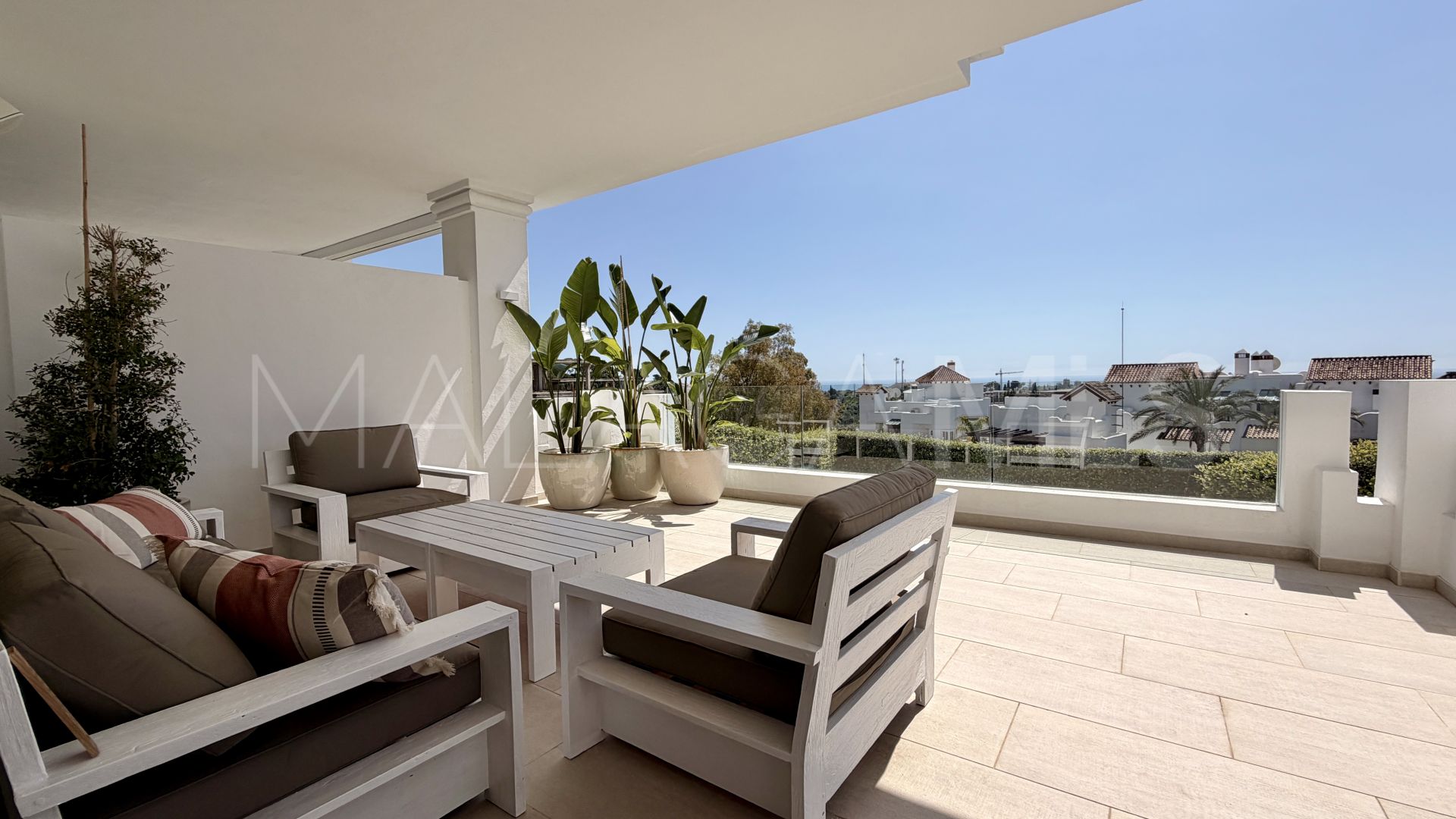 For sale 3 bedrooms ground floor apartment in 9 Lions Residences