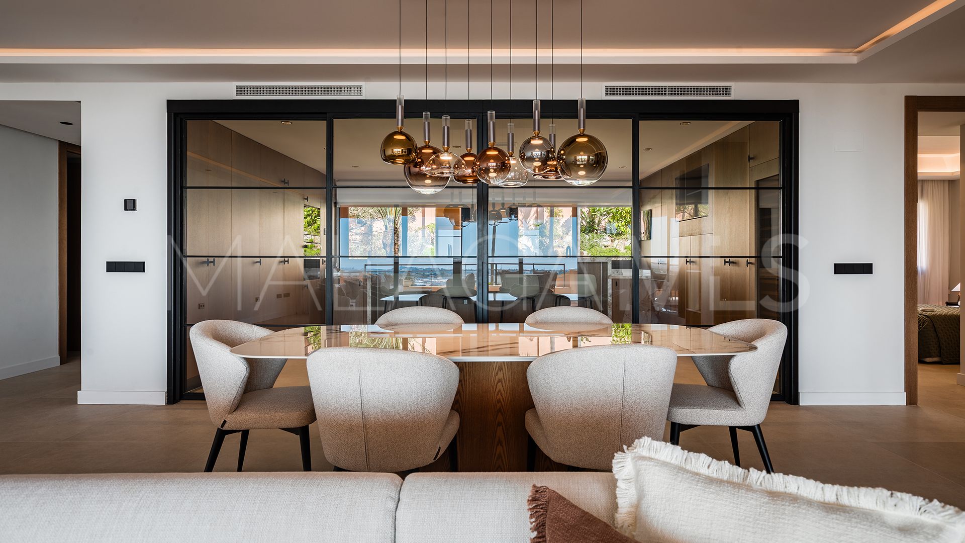 Se vende apartamento in Magna Marbella with 3 bedrooms