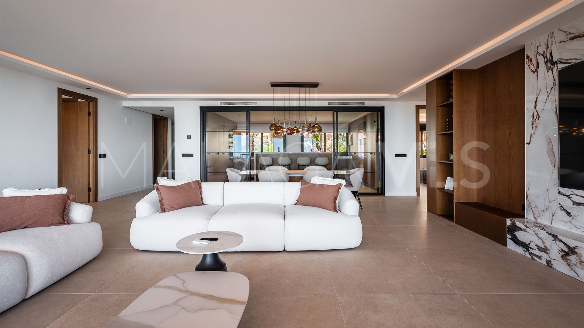 Se vende apartamento in Magna Marbella with 3 bedrooms