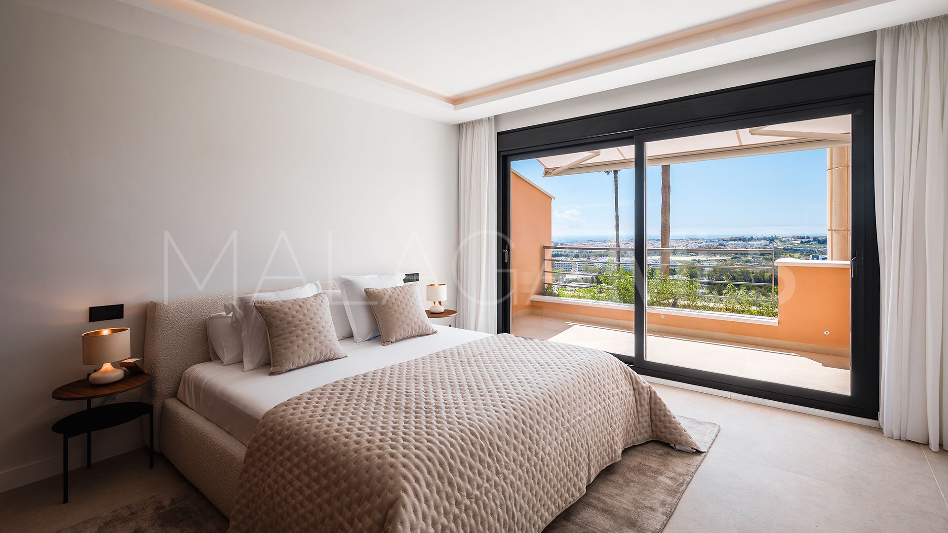 Se vende apartamento in Magna Marbella with 3 bedrooms