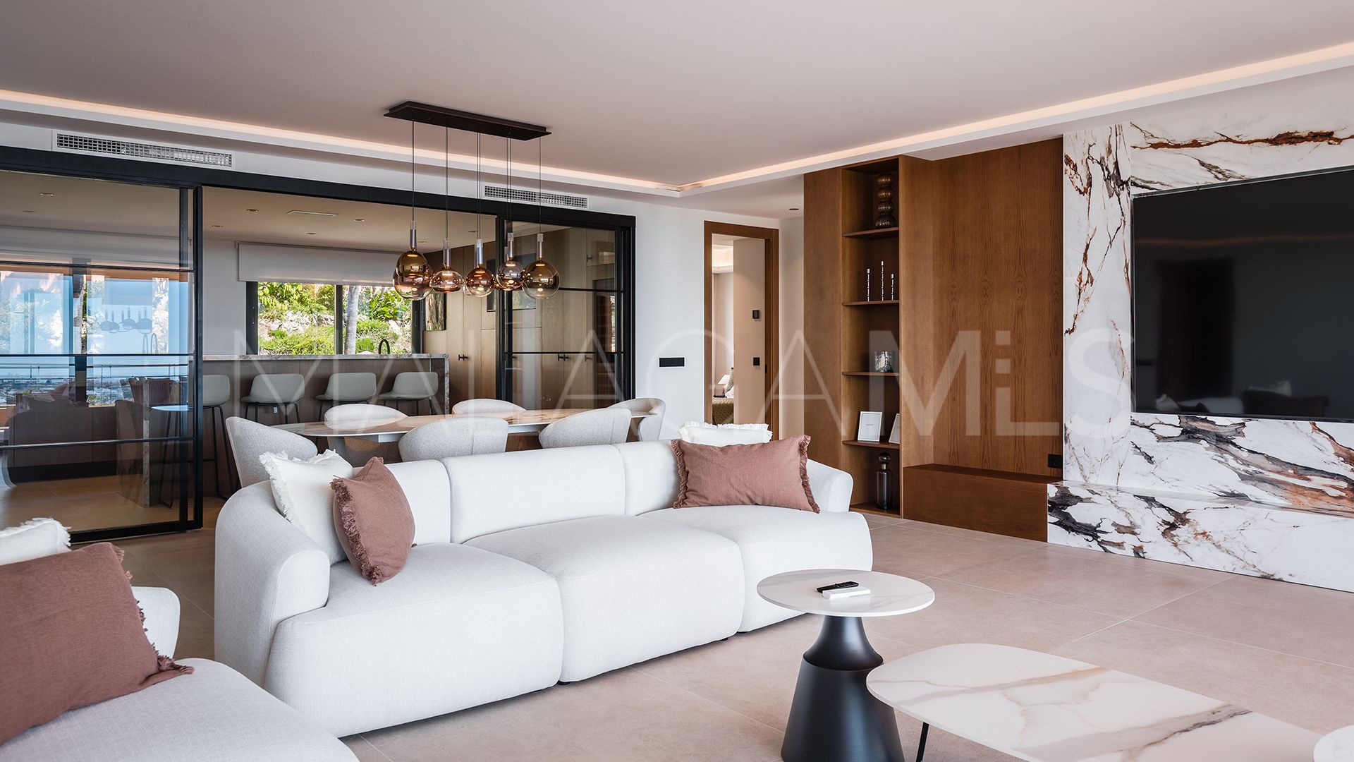 Se vende apartamento in Magna Marbella with 3 bedrooms