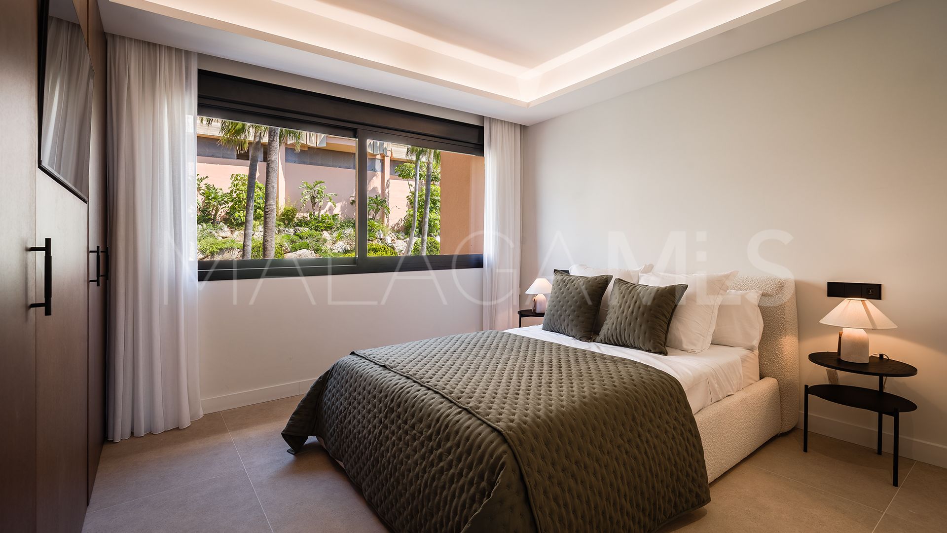 Se vende apartamento in Magna Marbella with 3 bedrooms