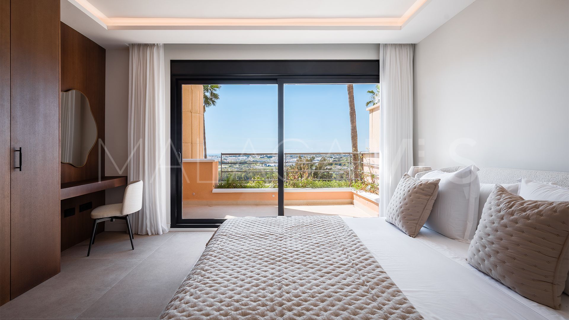 Se vende apartamento in Magna Marbella with 3 bedrooms