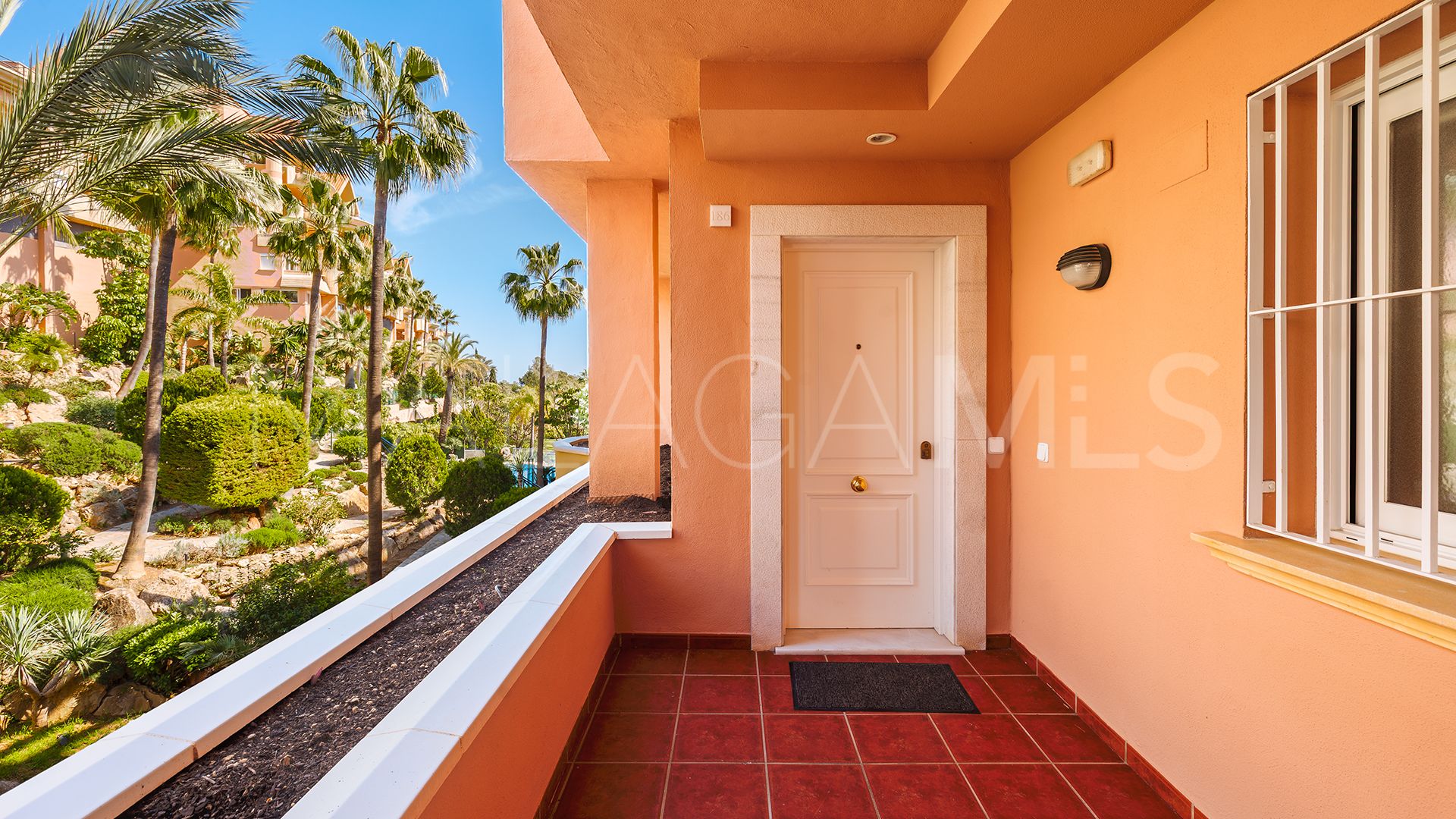 Se vende apartamento in Magna Marbella with 3 bedrooms