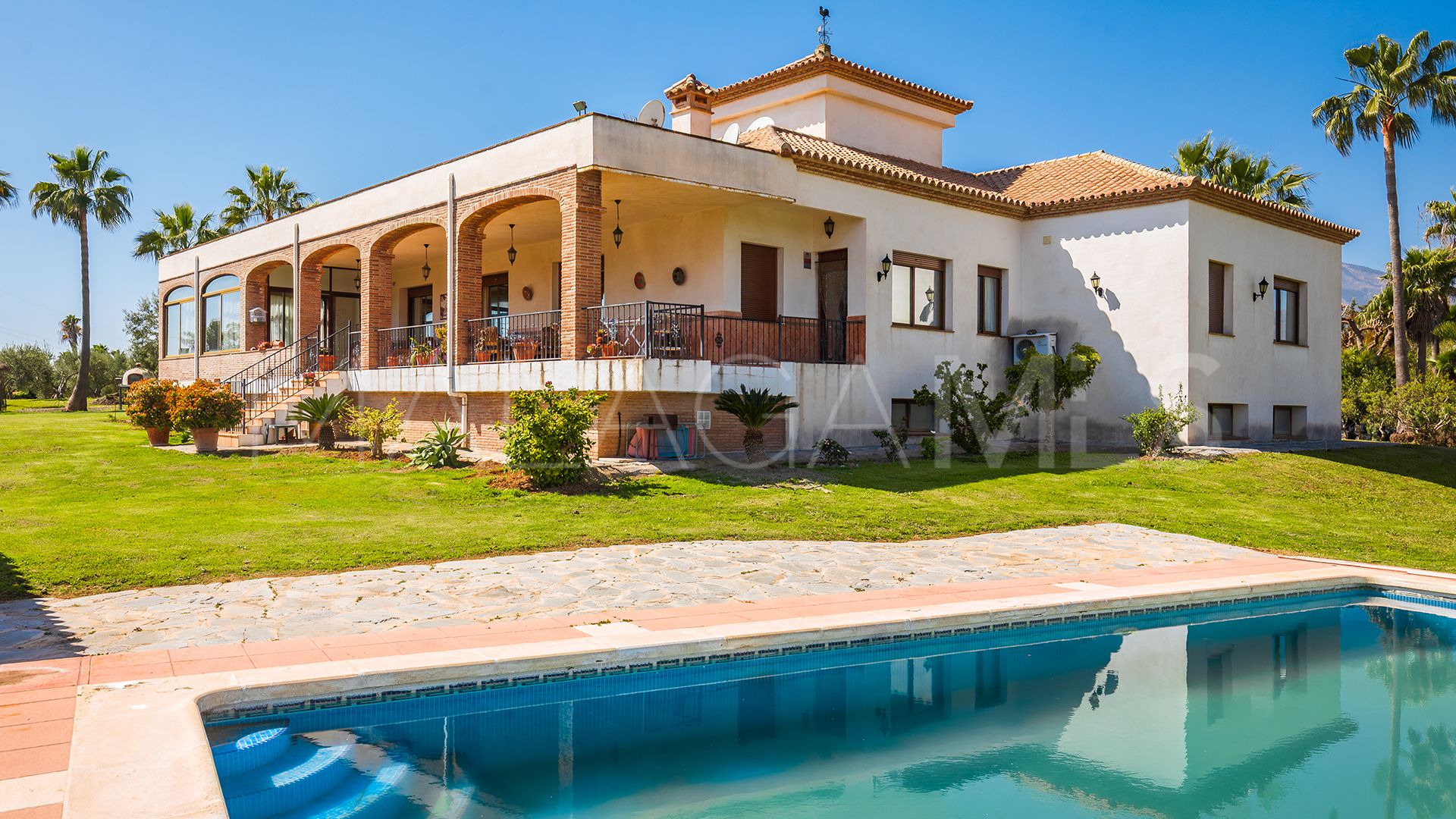 Finca for sale in El Padron