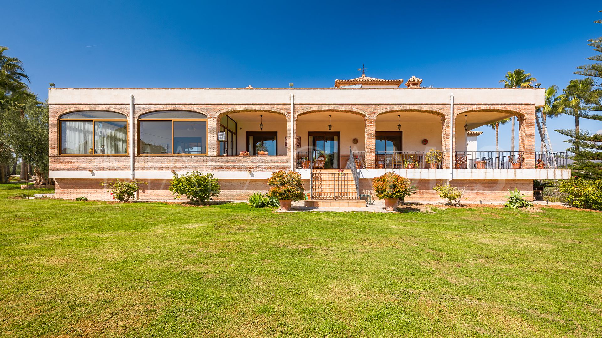 Finca for sale in El Padron