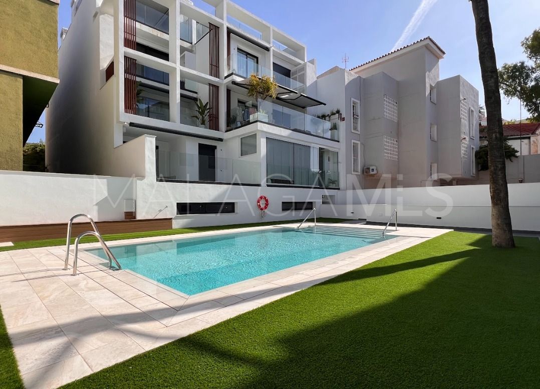 Buy ground floor apartment with 3 bedrooms in El Limonar