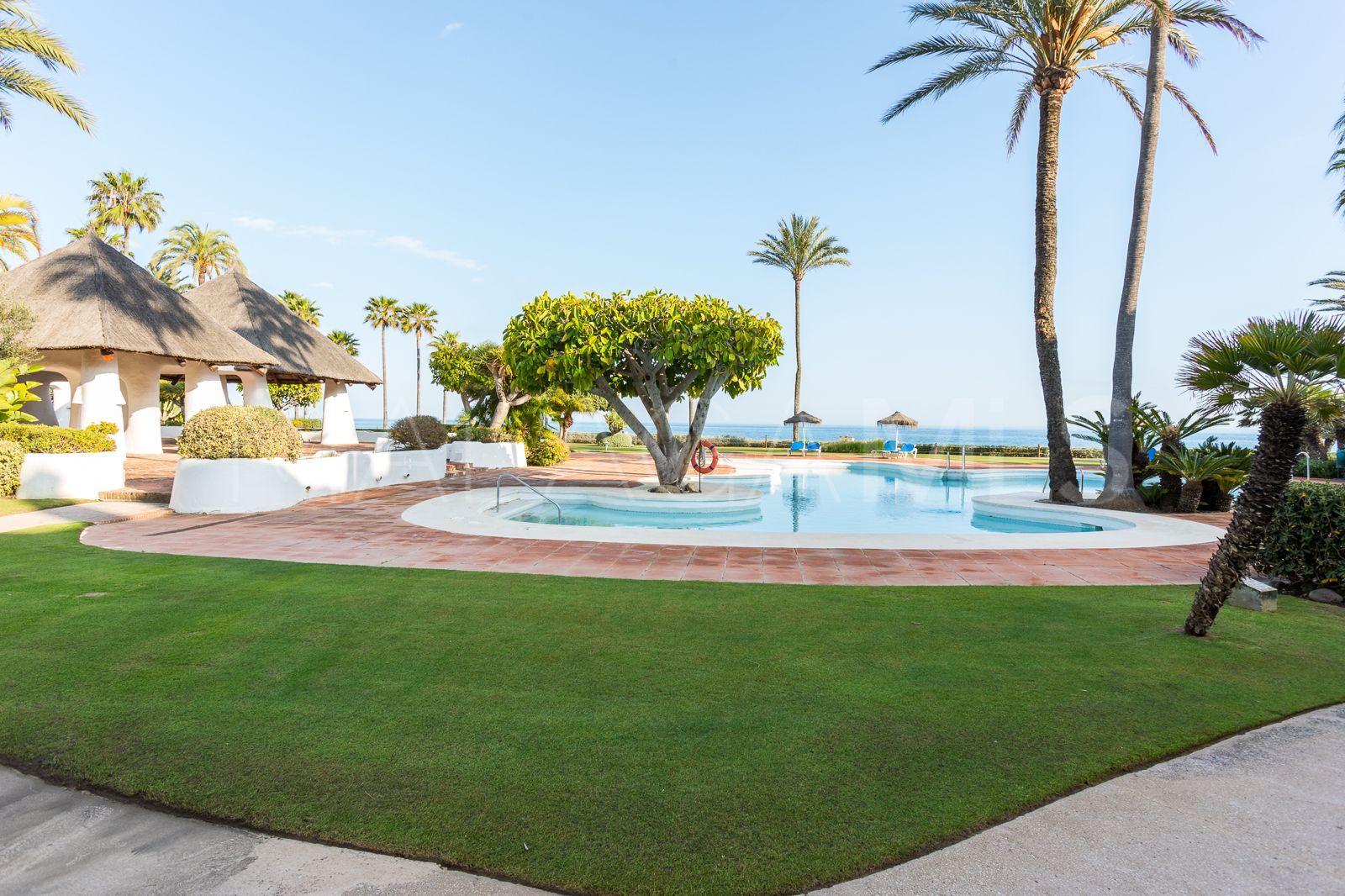 2 bedrooms ground floor apartment for sale in Alcazaba Beach