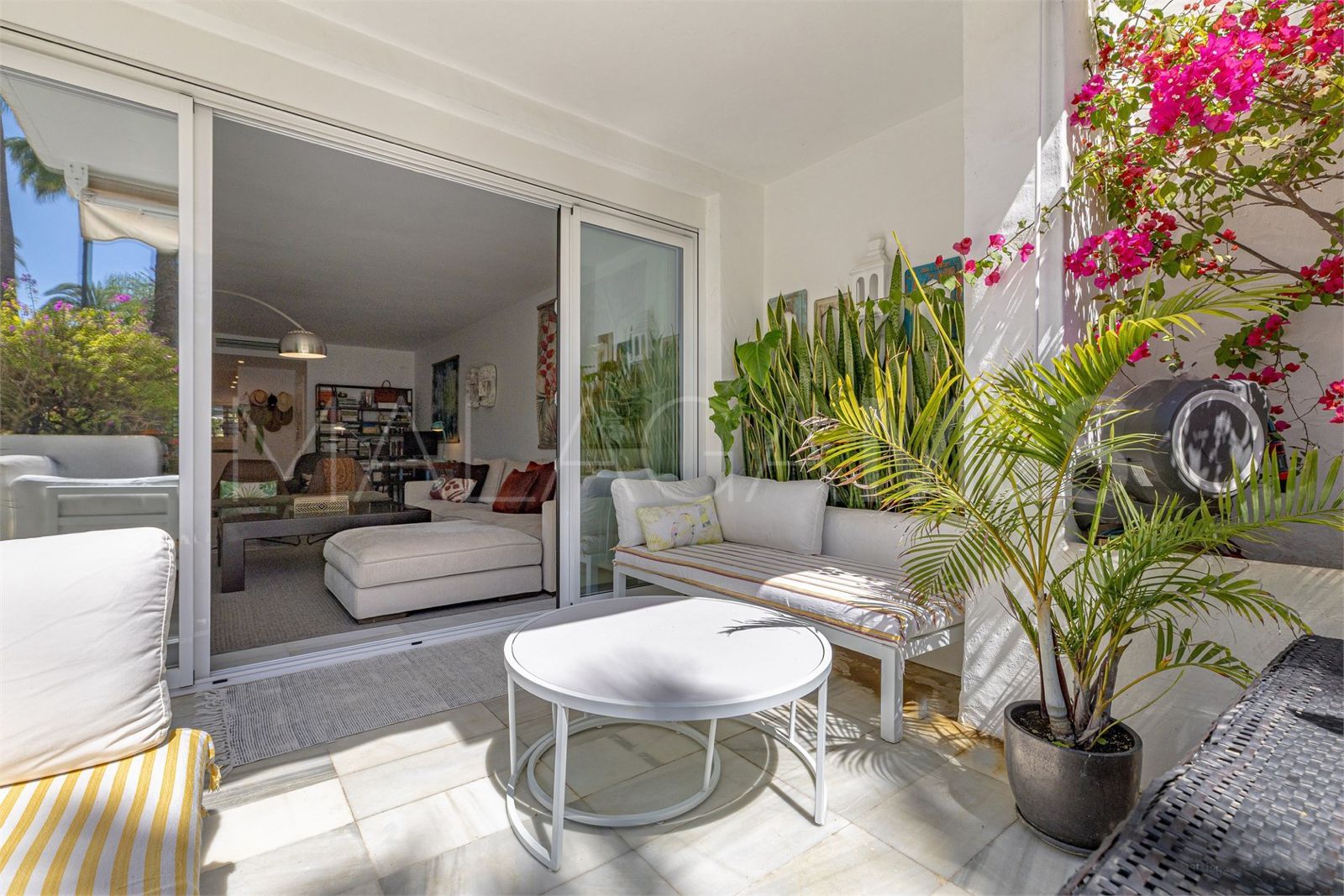 2 bedrooms ground floor apartment for sale in Alcazaba Beach