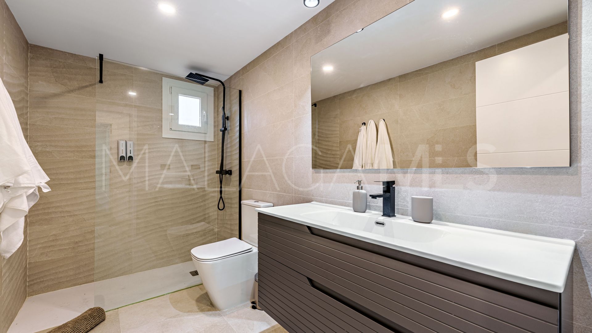 For sale ground floor apartment with 3 bedrooms in Sierra Blanca