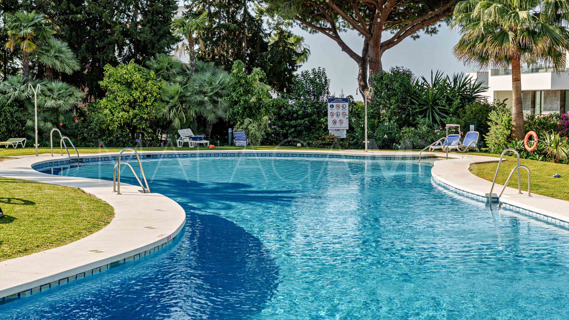 For sale ground floor apartment with 3 bedrooms in Sierra Blanca