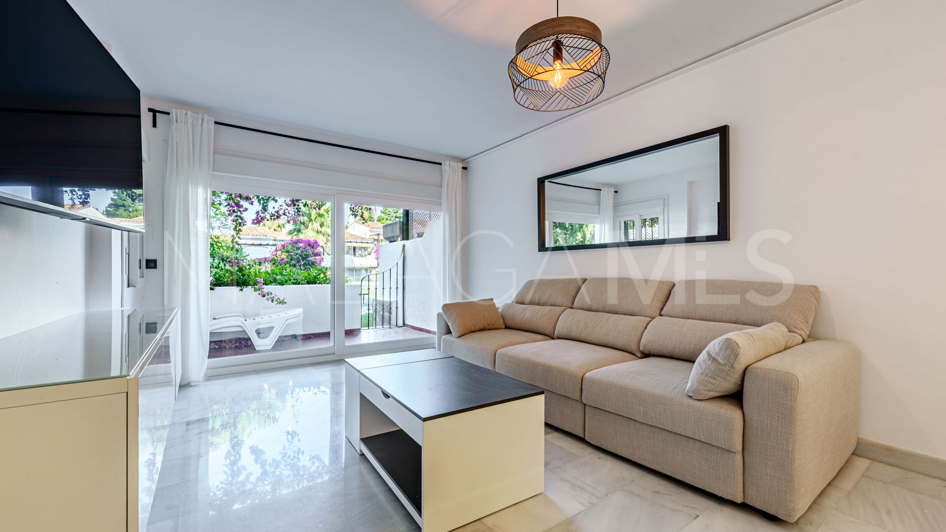 For sale ground floor apartment with 3 bedrooms in Sierra Blanca