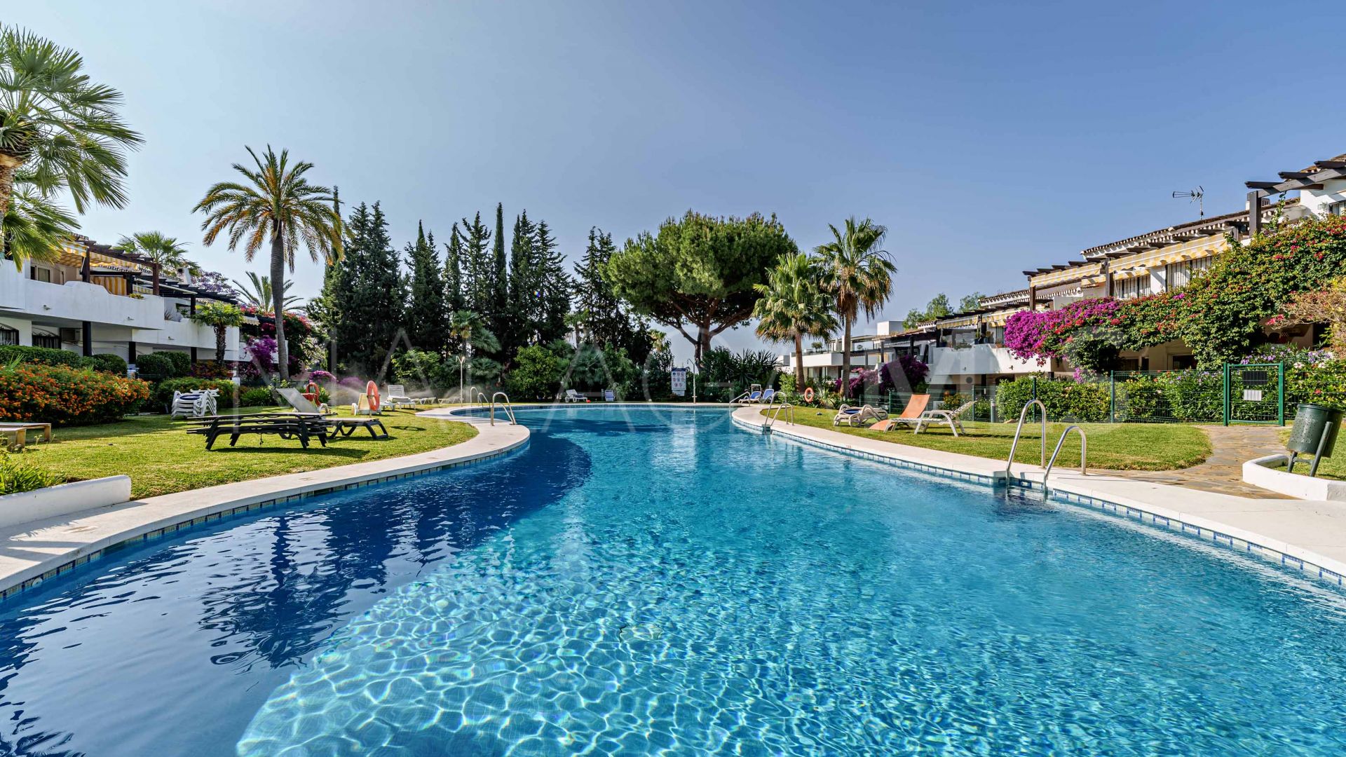 For sale ground floor apartment with 3 bedrooms in Sierra Blanca