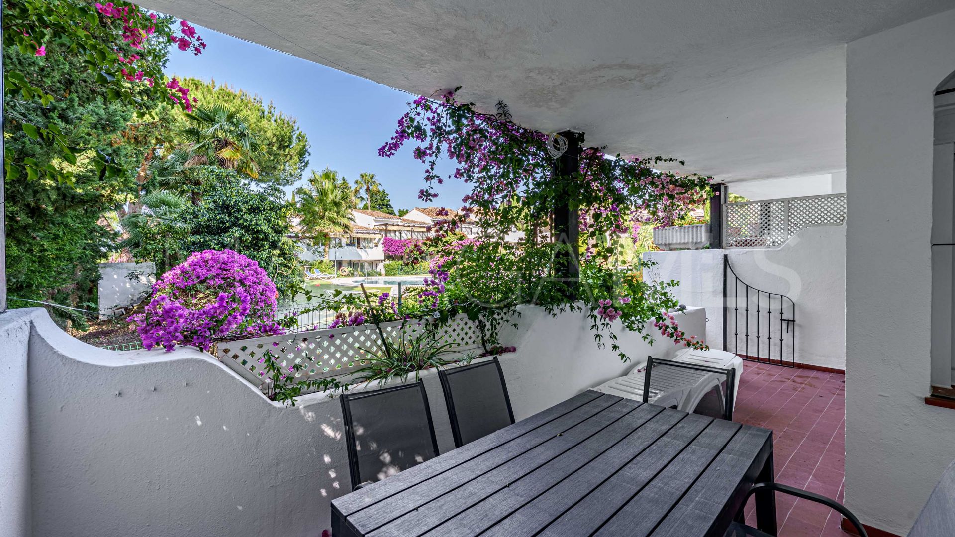 For sale ground floor apartment with 3 bedrooms in Sierra Blanca