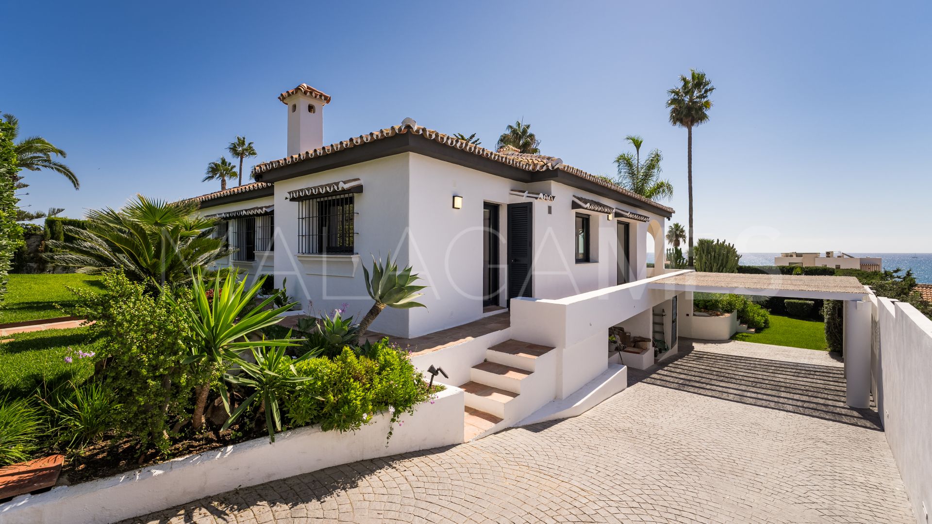 For sale villa in El Chaparral