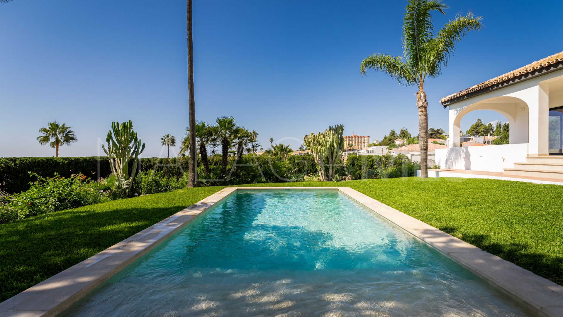 For sale villa in El Chaparral