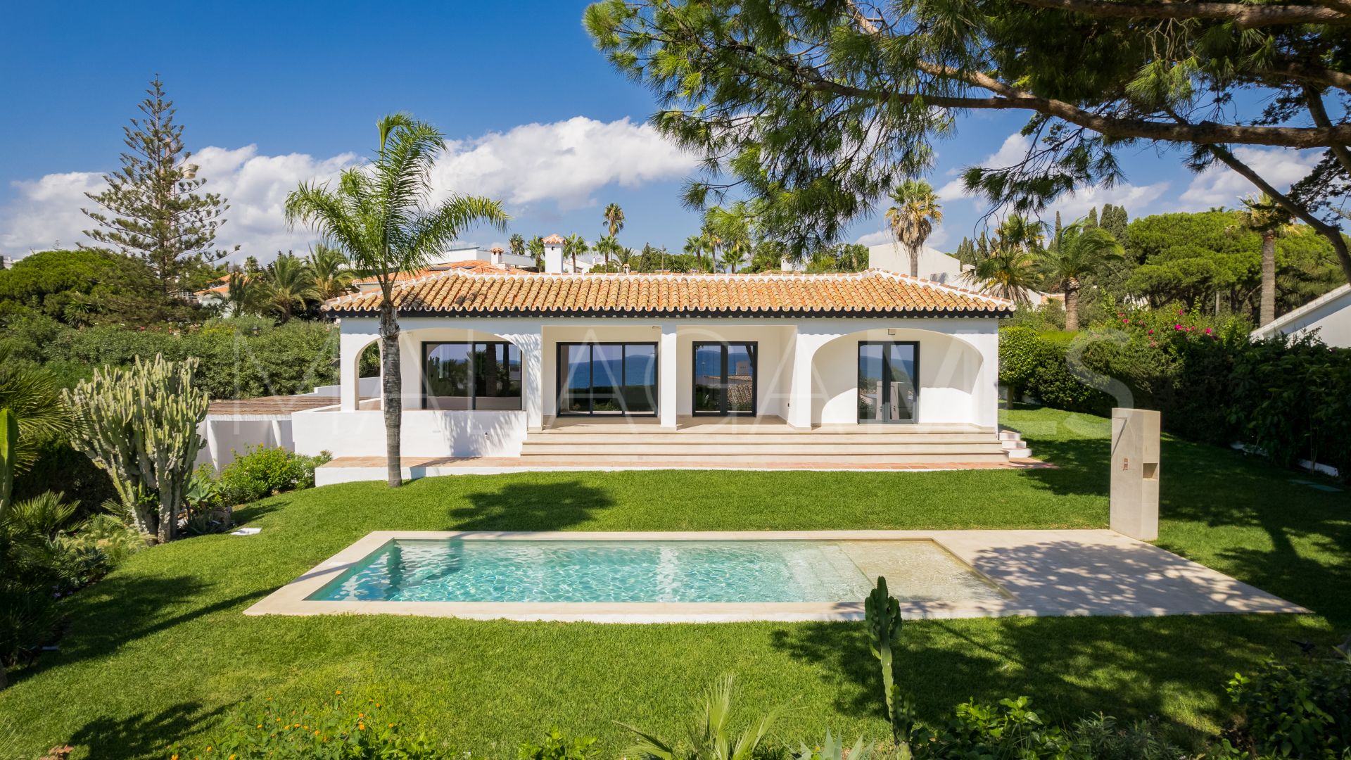 For sale villa in El Chaparral