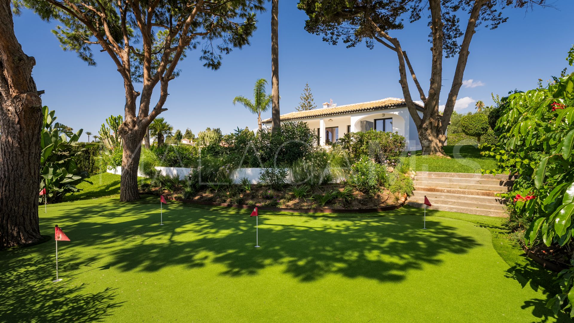 For sale villa in El Chaparral