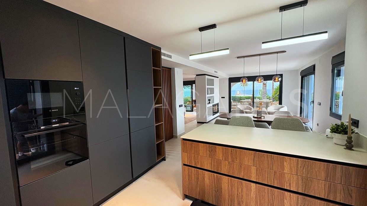 For sale villa in El Chaparral