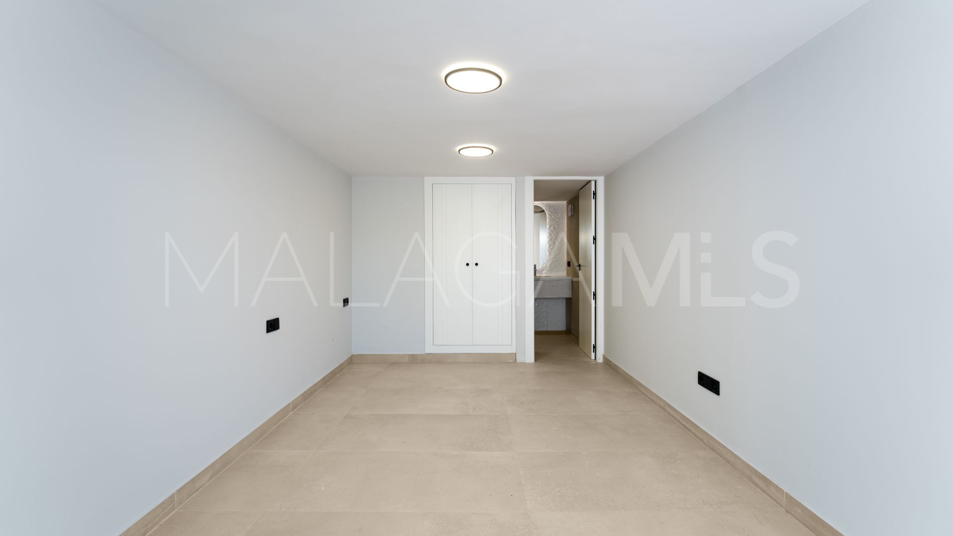 For sale villa in El Chaparral