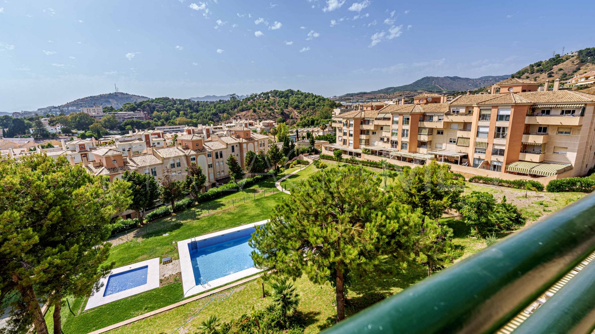 For sale 3 bedrooms penthouse in Malaga - Este
