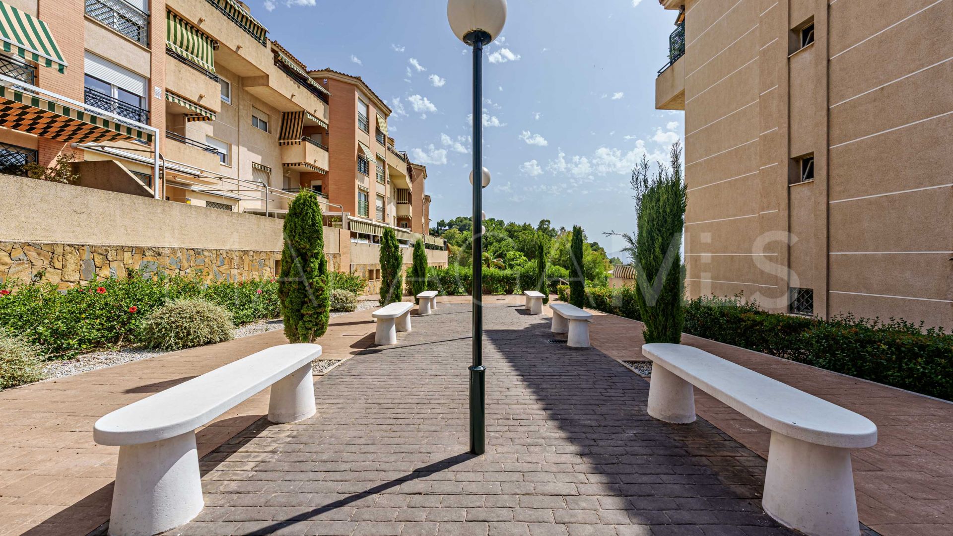 For sale 3 bedrooms penthouse in Malaga - Este
