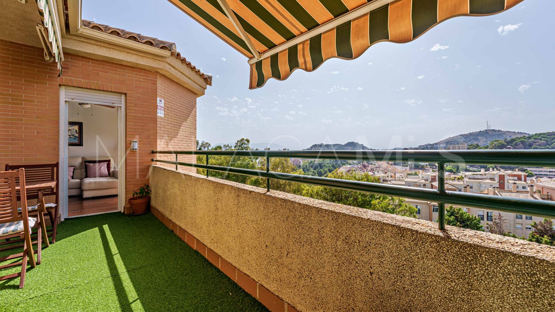 For sale 3 bedrooms penthouse in Malaga - Este